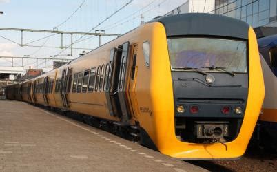 Venlo (gemeente) naar Maastricht met de Trein, Bus, Taxi, Auto